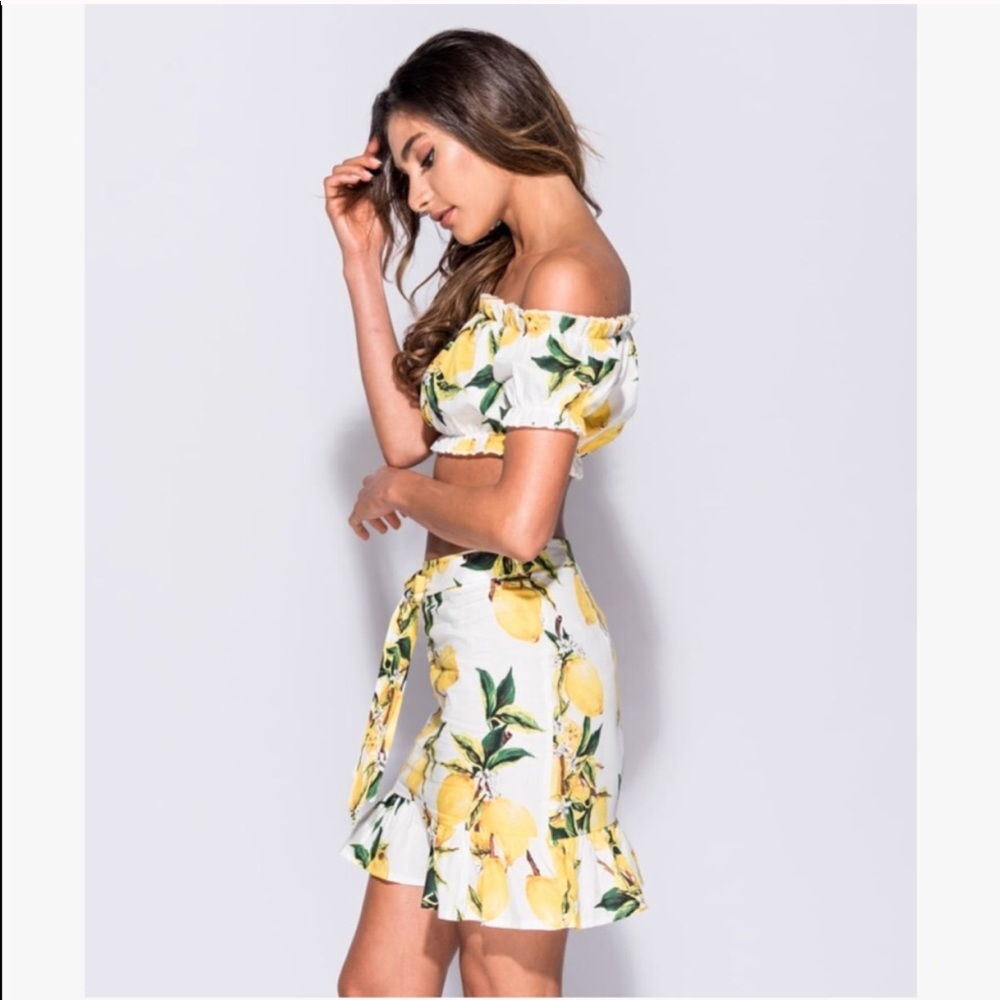 🍋Lemon Print two pieces outfit🍋 - Picture 4 of 6